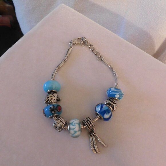 Ladies Charm Bracelet - Picture 1 of 2